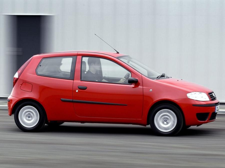 Fiat Punto 3-Door 2003 года  (UK) (фото 3 из 3)